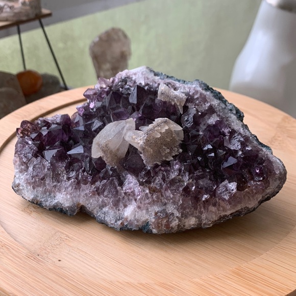 AMETHYST with calcite